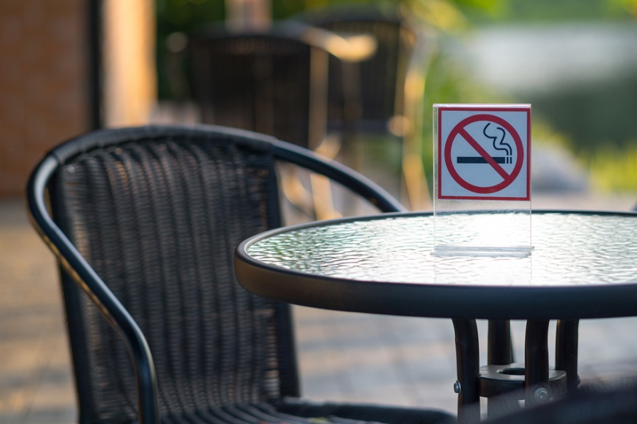 No smoking table